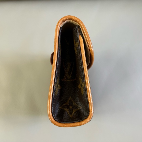 Authentic Vintage Louis Vuitton Florentine Belt Bag - Picture 4 of 14